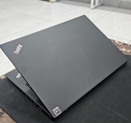 ThinkPad laptop amazing offer in Gandhidham store